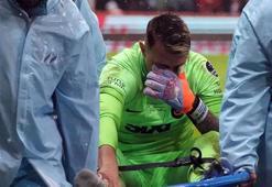Muslera'nın sahalara dönüş tarihi belli oldu! Koltuk değneklerini daha atamadı