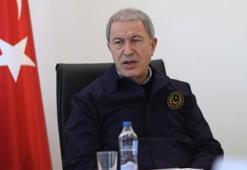 Bakan Akar'dan 'asker kışladan geç çıkarıldı' iddialarına sert tepki