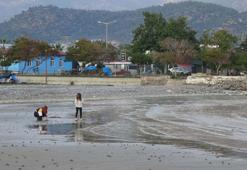 Anamur ve Bozyazı'da deniz çekildi