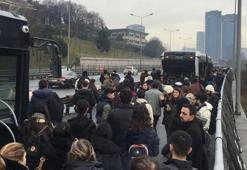 Metrobüs arızası nedeniyle vatandaşlar yürümek zorunda kaldı