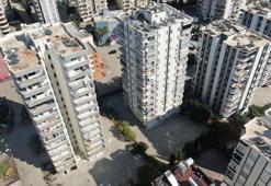 Girilmesi yasak olan binadaki eşyaları taşıyan hurdacıdan akılalmaz sözler