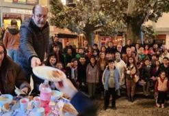 Seksenler dizisi ekibinden depremzedelere moral yemeği!