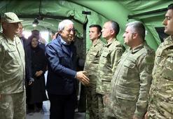 Bakan Akar'dan, Kahramanmaraş'ta sahra hastanesi ziyareti