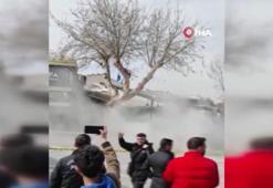 2 katlı bina çöktü, vatandaşlar o anları böyle kaydetti