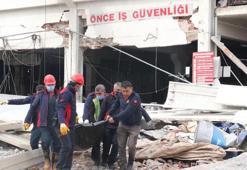 Kahramanmaraş'ta ağır hasarlı fabrikaya giren işçiler, enkaz altında kaldı: 1 ölü, 4 yaralı