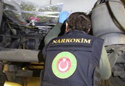 Kapıkule'de, TIR'da 13 kilo esrar ele geçirildi: 2 gözaltı