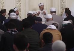 Diyanet İşleri Başkanı Erbaş, depremde ölen vatandaşlar için dua etti