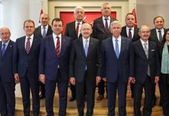 CHP'li belediye başkanları Kılıçdaroğlu'na destek için buluştu