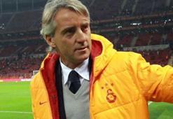 Galatasaray'dan ayrılırken hem tazminatını bıraktı hem de Dursun Özbek'e transfer kıyağı yaptı