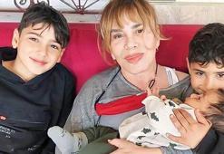 Sezen Aksu Hatay’a gitti, depremzedeleri ziyaret etti