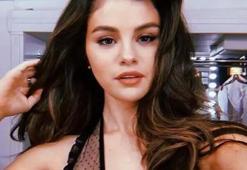 Selena Gomez makyajsız poz!