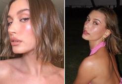 Hailey Bieber süper minisiyle poz verdi! 'Arkamdan konuşun pozu'