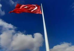 18 Mart'ta bayraklar yarıya iner mi? Çanakkale Zaferinde bayrak asılır mı, 18 Mart'ta resmi kurumlara bayrak asılır mı?
