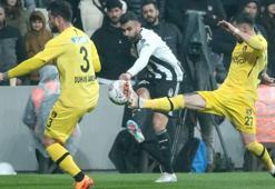 Süper Lig'de Beşiktaş,  İstanbulspor  karşısında 3 puanı 3 gole aldı