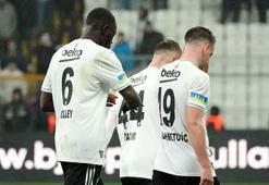 Beşiktaş'taki 2 ayrılığı açıkladı! Biri Kanada'ya gidecek diğeri ise...