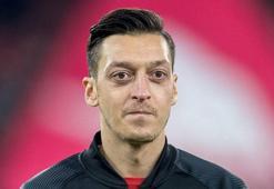 Dünyaca ünlü orta saha Mesut Özil futbolu bıraktı