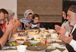 İlk sahurda nasıl niyet edilir? Sahur duasıyla ilk sahura niyet nasıl yapılır?