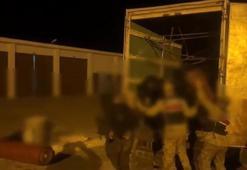 ‘Ev eşyası var’ denilen kamyonda 60 göçmen çıktı