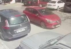 Maltepe'de otomobil kaldırımda bulunan 4 kişiye çarptı