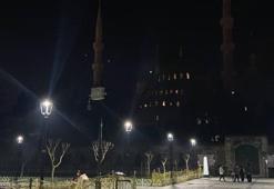 Dünya Saati'nde ışıklar Türkiye için kapandı! Depremde yaşamını yitirenler anıldı