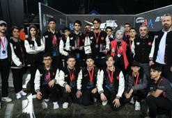 Demirören Medya Lisesi öğrencilerinden robotik yarışmada büyük başarı