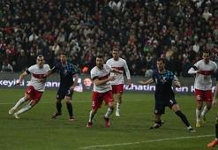Oynayan 31 futbolcu içerisinde bir tek o beğenildi! 'Resmen mucize'