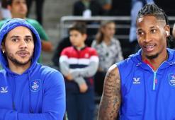 Anadolu Efes'te isyan başladı! Uçağı kaçıran takım otobüsle döndü, Larkin ve Clyburn İzmir'de kaldı!