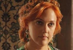 Meryem Uzerli estetiklerle bambaşka biri oldu! Son haliyle gündemde
