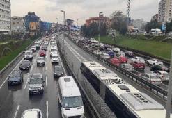 İstanbul'da yağmur etkisiyle trafik yoğunluğu yüzde 90'a ulaştı