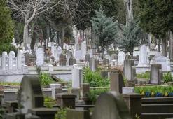 Mezara neden su dökülür? Arefe günü kabire su dökmenin anlamı nedir? Ölen kişiye faydası var mı?
