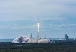 SpaceX, uzaya 21 adet 2’nci nesil Starlink uydusu fırlattı