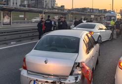 Zeytinburnu'nda 1 mayıs görevine giden polisler kaza yaptı