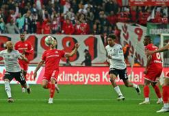 Süper Lig'de Beşiktaş Antalyaspor karşısında 3 puanı 3 golle aldı