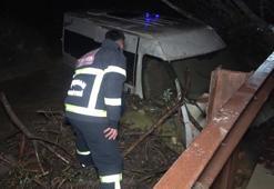Gece vardiyasından dönen işçiler kabusu yaşadı! Suya kapılan 6 kişi ölümden döndü