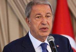 Bakan Akar: Şimdi ortaya çakma terörle mücadeleciler çıktı