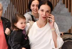 Cemre Kemer kızıyla alışverişte görüntülendi!