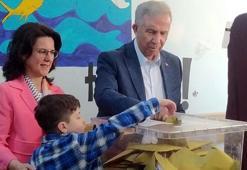 Millet İttifakı Cumhurbaşkanı Yardımcısı Adayı Mansur Yavaş oyunu Ankara’da kullandı