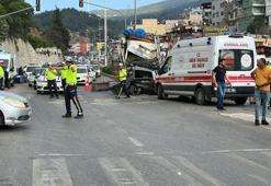 Hatay'da freni patlayan kamyon araçlara daldı: 3 ölü, 20 yaralı