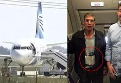 Yolcunun uçağı kaçırmak isteyen bombacıdan isteği şaşkınlık yarattı! 'Şimdiye kadarki en iyi selfie'