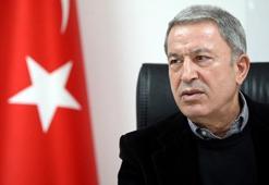 Göçmenlerle ilgili 'sınır güvenliği' tartışmalarına Bakan Akar'dan yanıt