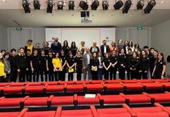 Demirören Medya Lisesi'nde dijital iletişim sunumu düzenlendi