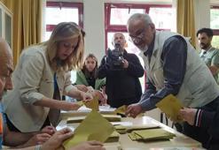 Kılıçdaroğlu, oy kullandığı sandıktan 1'inci çıktı