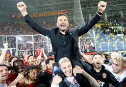Okan Buruk 4 yıl daha Galatasaray'da! Pazarlık bile yapmadı