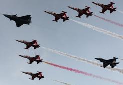 Bayraktar KIZILELMA, havacılık tarihinde ilkleri başardı! NATO ülkelerine damgasını vurdu