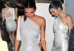 Kendall Jenner, mini elbisesinin azizliğine uğradı