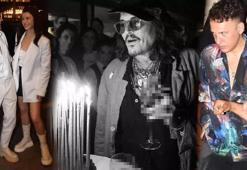 Johnny Depp&#39;in doğum g&#252;n&#252;ne &#252;nl&#252; akını!