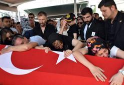 Şehit polis, gözyaşlarıyla son yolculuğuna uğurlandı