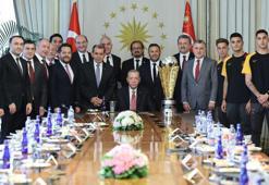 Cumhurbaşkanı Erdoğan, Süper Lig şampiyonu Galatasaray’ı kabul etti