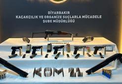 Diyarbakır’da eğlence mekanında çok sayıda silah ele geçirildi