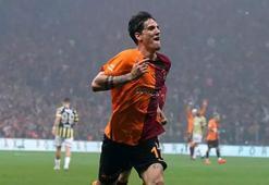Avrupa devleri onun için sıraya giriyor Galatasaray kalmasını istiyor